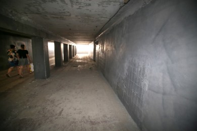 В переходе у политеха провели странный ремонт