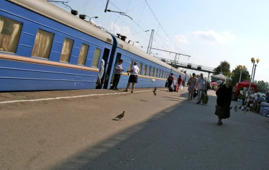 Локомотив сошёл с рельсов в Воронежской области: 15 поездов задержаны
