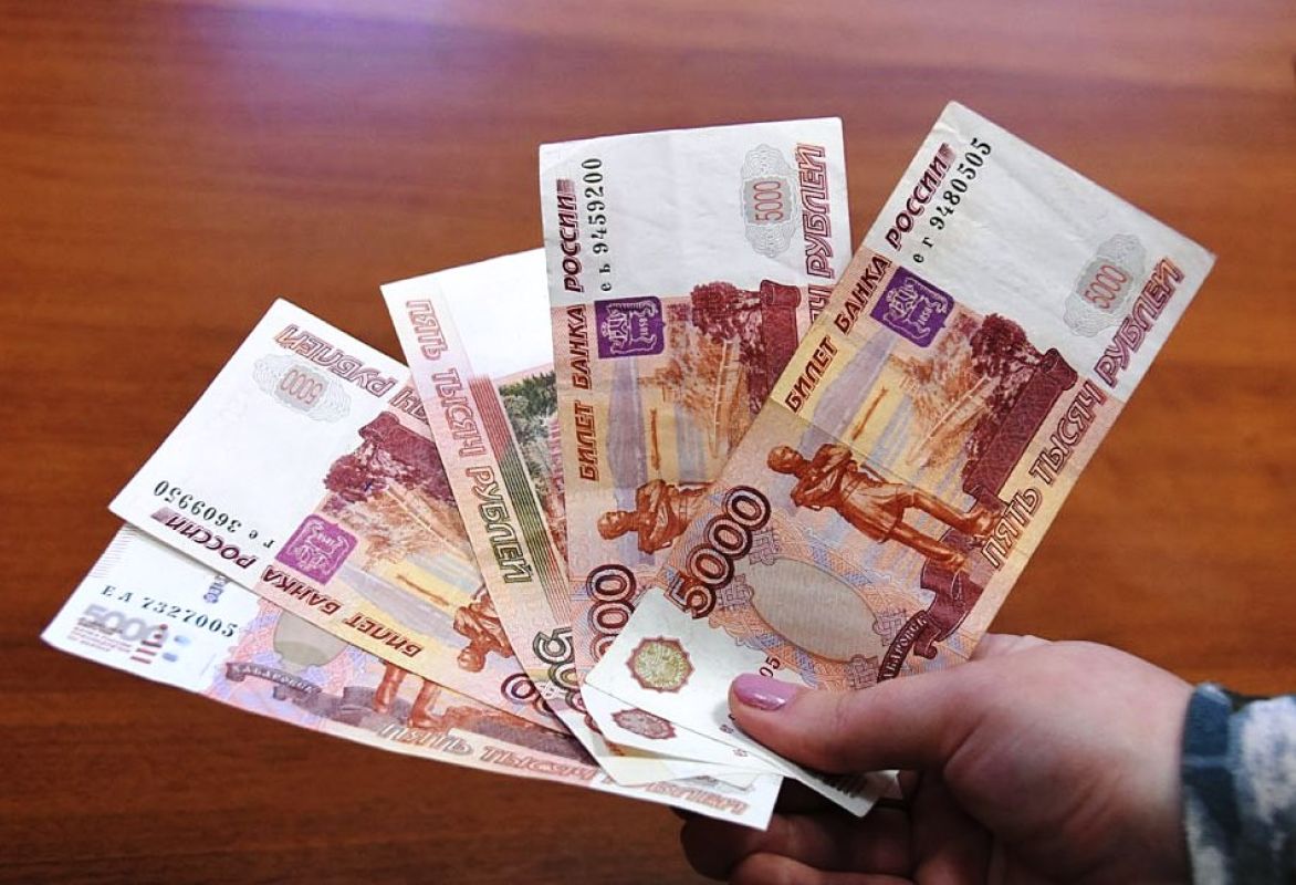 Зарплаты воронежцев начали снижаться после резкого роста весной