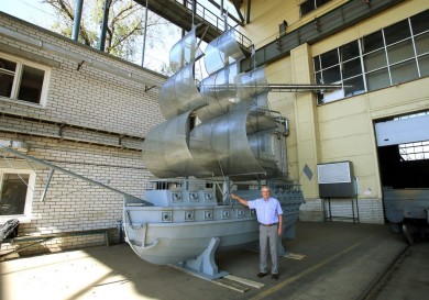 Создатель памятника «Меркурию» остался доволен новым макетом корабля