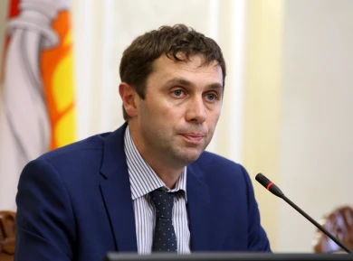 Мэрия может спонсировать установку шлагбаумов во дворах из-за платных парковок