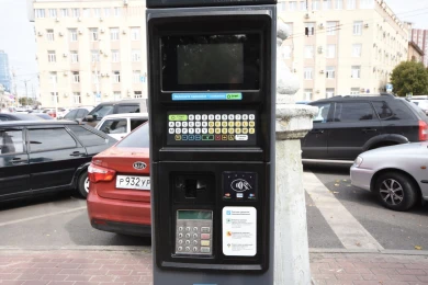 Таксисты, курьеры и фирмы в центре: кто ещё пострадает от платных парковок?