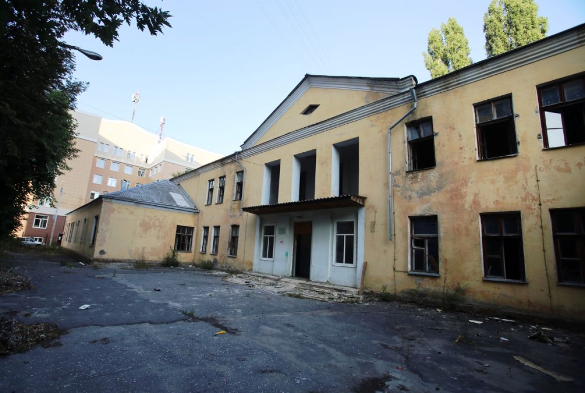 В мэрии пообещали рассмотреть вопрос об охране двухэтажного дома 