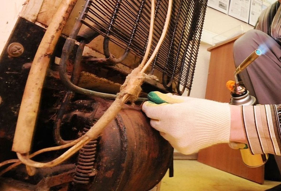 В Воронеже частный дом сгорел из-за неисправного холодильника
