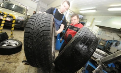 В ГИБДД воронежским водителям посоветовали поменять резину