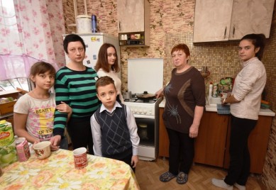 В Воронеже мать с четырьмя детьми за долг по ипотеке выселили из квартиры