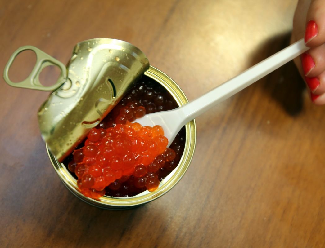 Воронежец пытался нелегально вывезти с Дальнего Востока 500 кг красной икры
