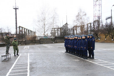 Поделись армейской историей и выиграй компактный набор инструментов