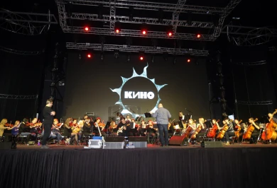 Гитарист Юрий Каспарян сыграл в Воронеже песни «Кино» с симфоническим оркестром