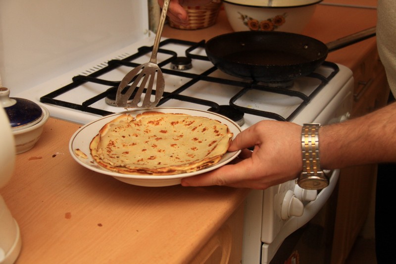 Воронеж признали городом с самыми дешёвыми блинами на Масленицу
