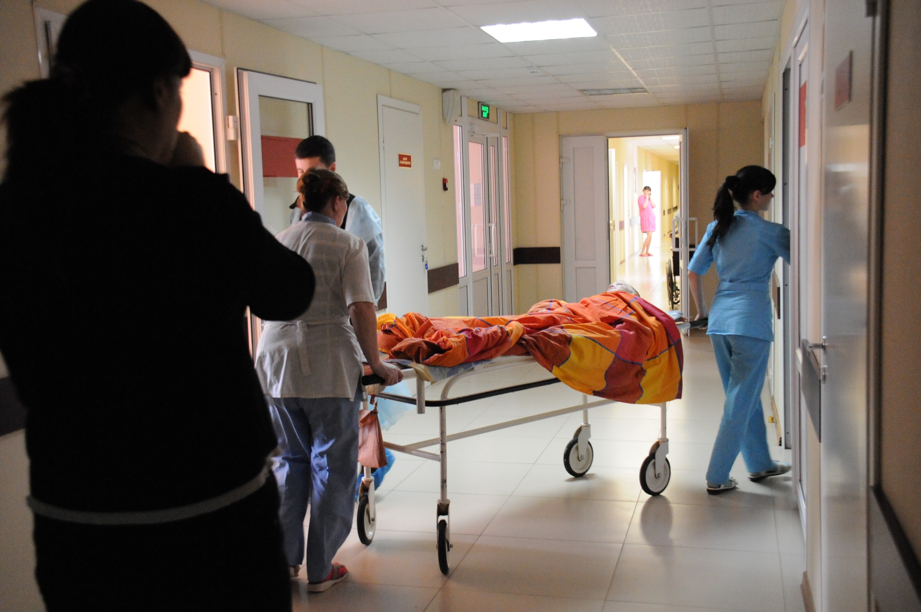 Под Воронежем иномарка на зебре сбила девушку
