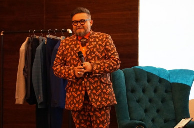 Тенденции моды весны и лета назвал в Воронеже телеведущий Александр Васильев
