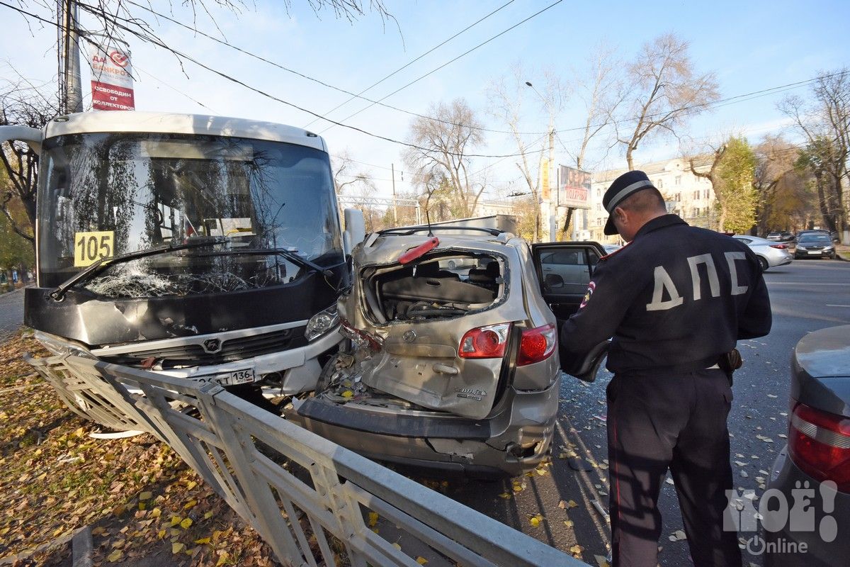 Работа воронеж водителем сегодня. Водитель автобуса в Воронеже. Водитель плюс