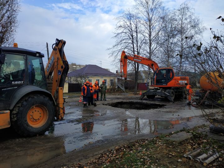В Воронеже более полусотни домов проведут вечер без воды из-за аварии
