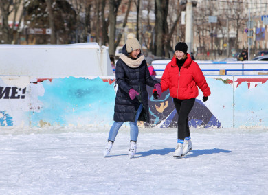 В Воронеже закрылись катки на площади Ленина
