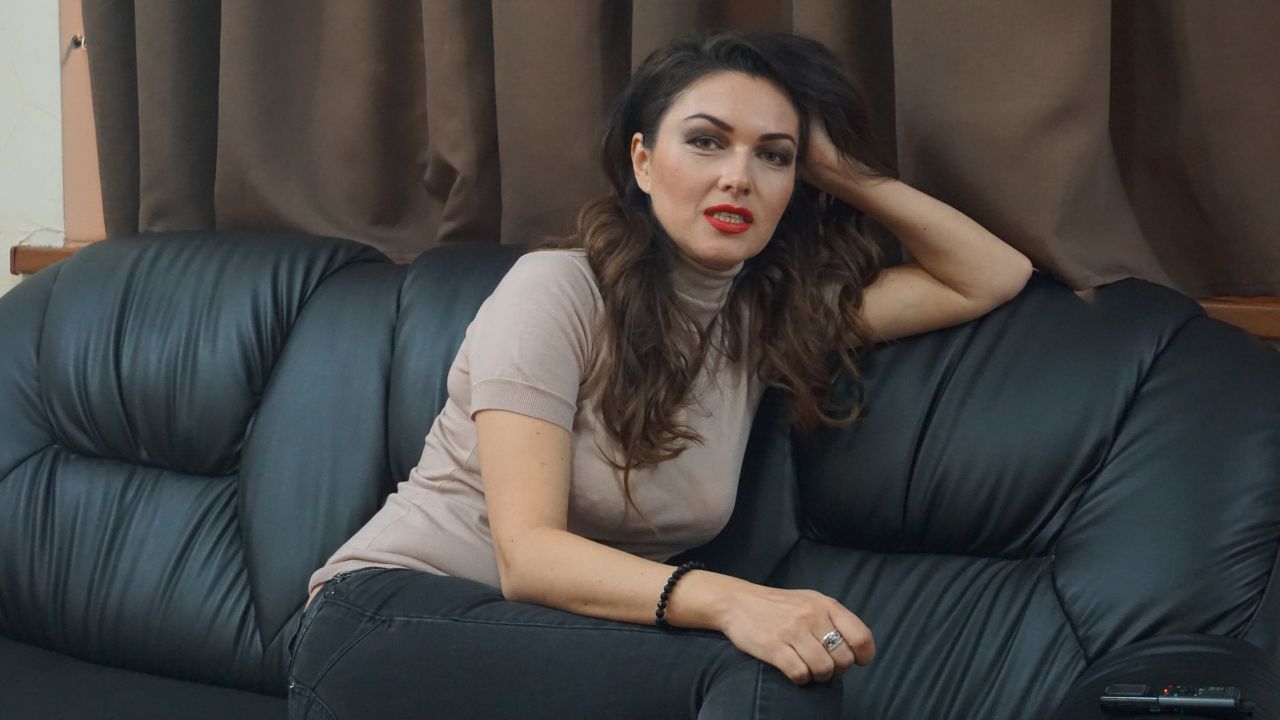 Актриса Юлия Такшина в Воронеже рассказала, как её красота мешает работе