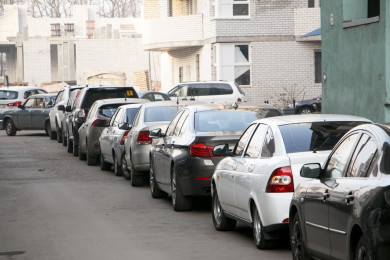 Воронежских автомобилистов призвали пока не менять зимние шины
