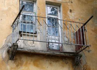 «Услышал сильный грохот, подбегаю к окну, а на земле моя Наташа»