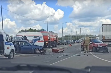 Три человека пострадали в лобовом ДТП в Воронежской области