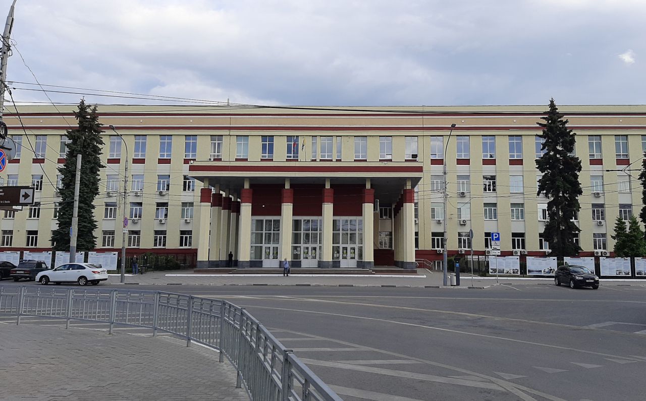 Главный корпус ВГУ.